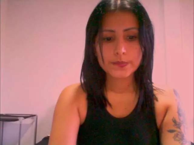Offline julianatasty on BongaCams
