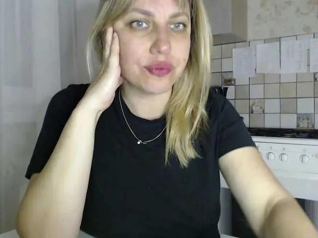 Offline Karmella on BongaCams