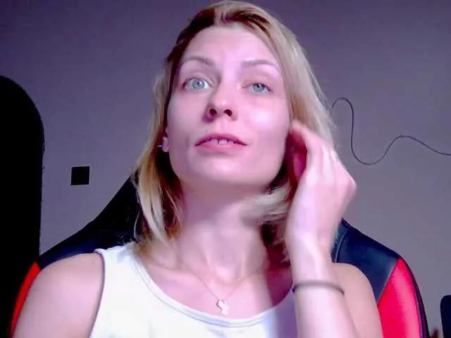 Freechat karo131324 on BongaCams