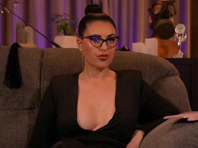 Offline KellyKent on BongaCams