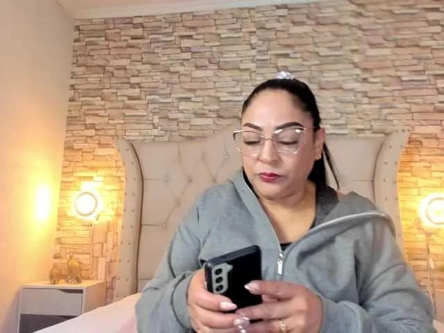 Offline Keyla-Ruiz on BongaCams