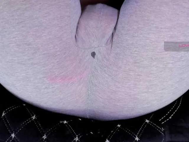 BongaCams Kira-Kell is Freechat Kira-Kell — Topping up my bank account ^-^