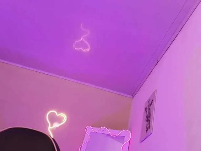 Offline KISSI-TAY on BongaCams