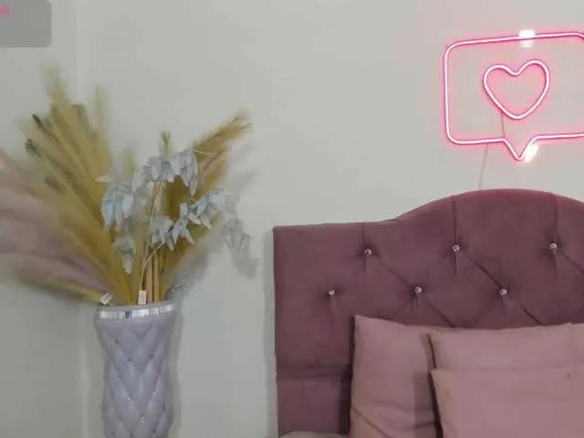 Offline KISSI-TAY on BongaCams