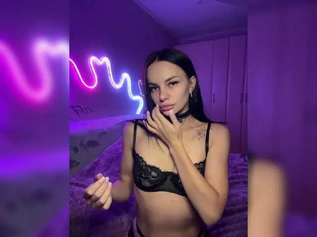 Offline Klubnika13 on BongaCams