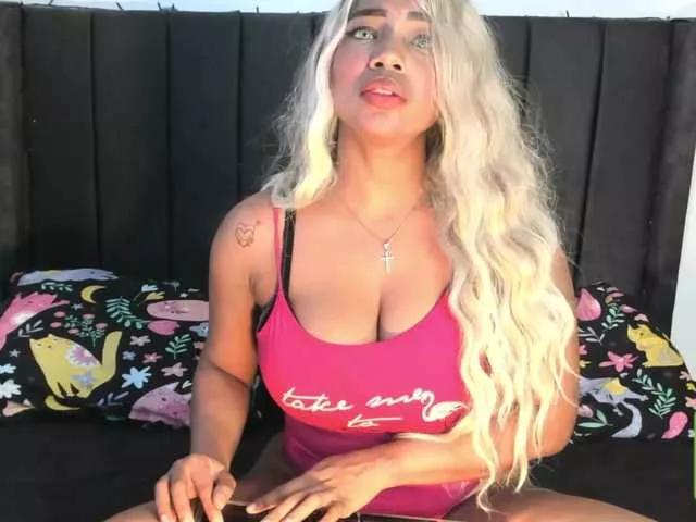 Offline kylieboobs24 on BongaCams