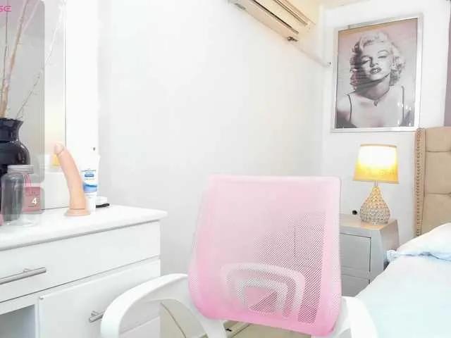 Freechat Kyraaa on BongaCams