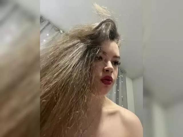 Offline LadyEmily on BongaCams