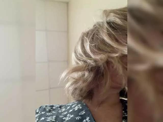 Offline LagoonJoy on BongaCams