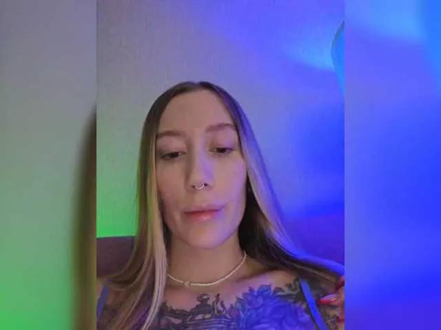 Offline lana-lana03 on BongaCams