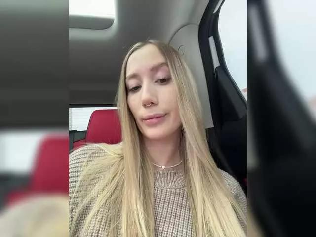 Offline lana-lana03 on BongaCams