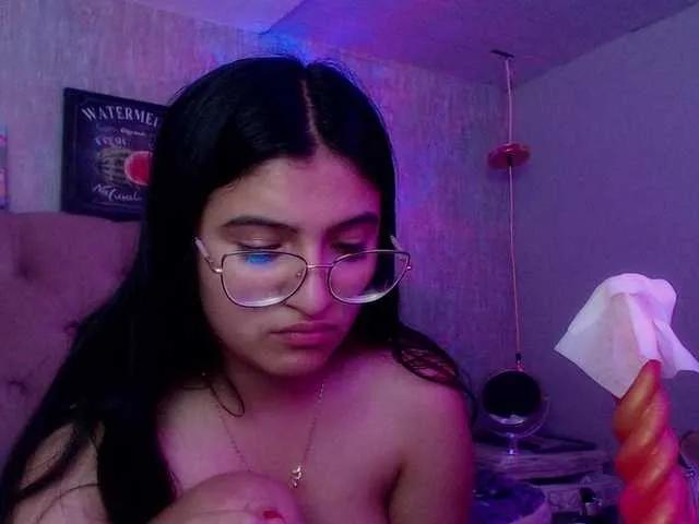 Offline laurenelove on BongaCams