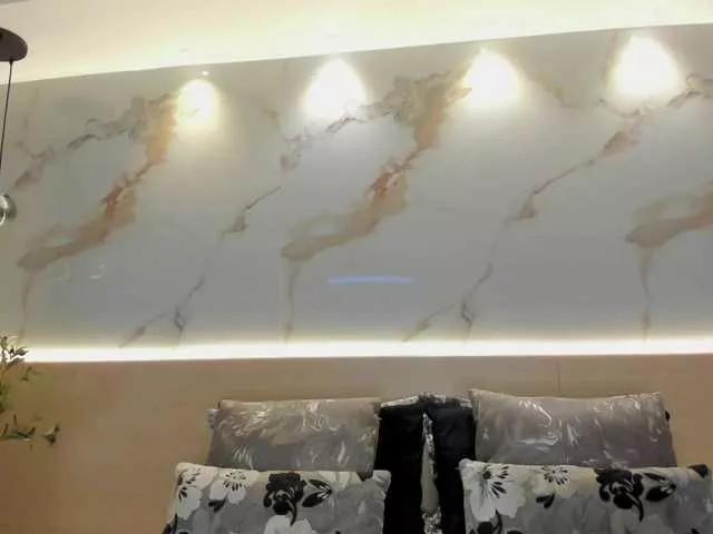 Offline leathompson1 on BongaCams