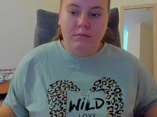 Leilia — man , also  who get  tips  ))) 
 I like when   man  visit my room in mood  for playing