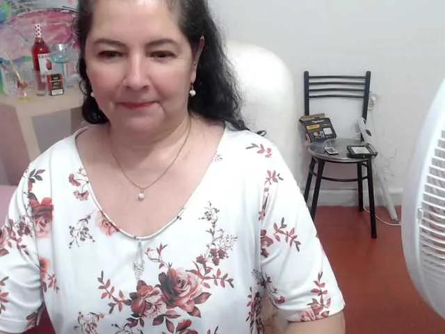 Offline leonela on BongaCams