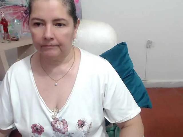 Offline leonela on BongaCams