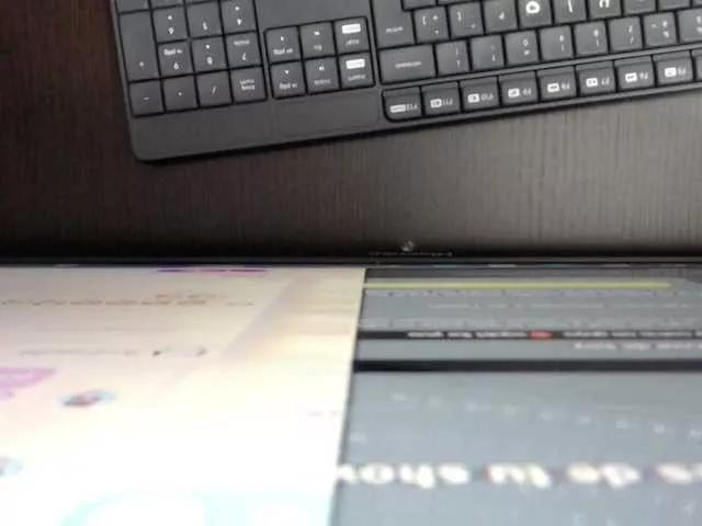 Offline leonela on BongaCams