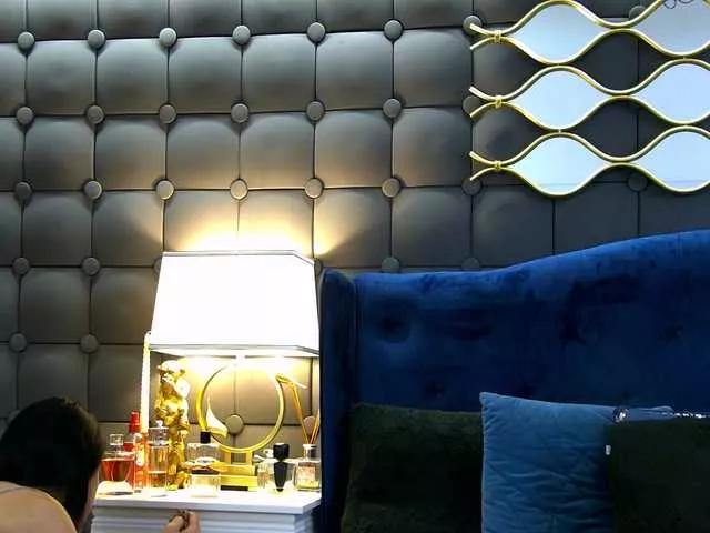 Offline LeyaCass on BongaCams