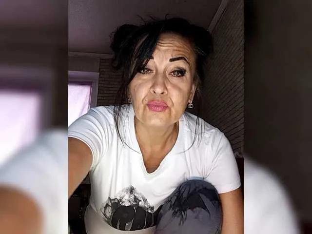 Offline Lina-a-13 on BongaCams