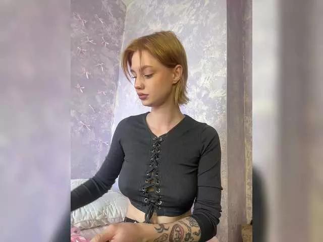 Offline Linaaa on BongaCams