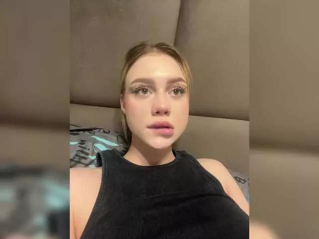 Offline Linaaa on BongaCams