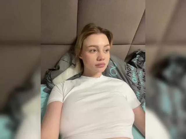 Offline Linaaa on BongaCams