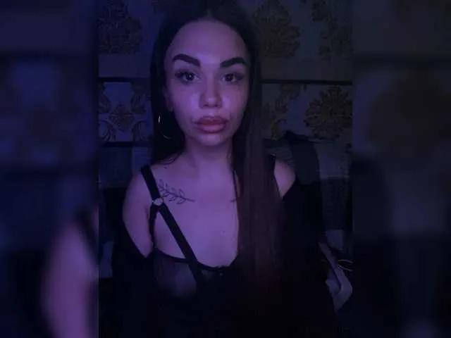 Offline Liysan11 on BongaCams