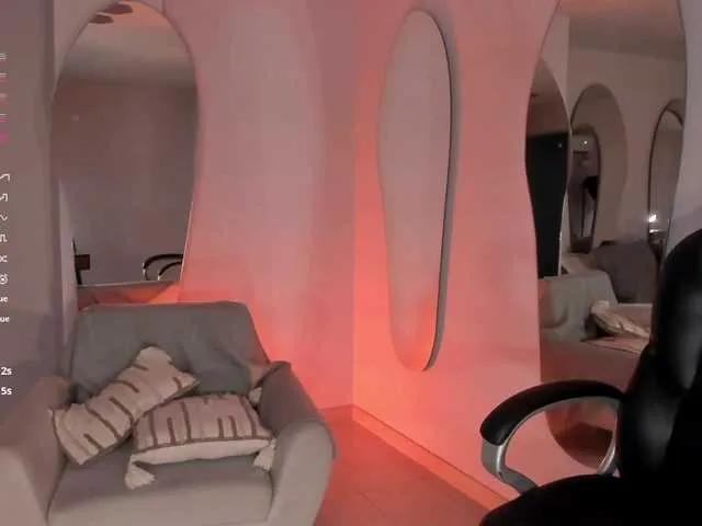 Offline LizzHamilton on BongaCams