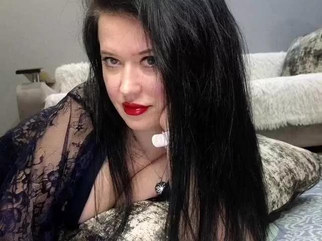 Offline LoveCatsuit on BongaCams