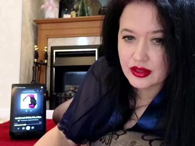 Offline LoveCatsuit on BongaCams