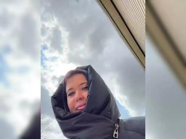 Offline LoveCatsuit on BongaCams