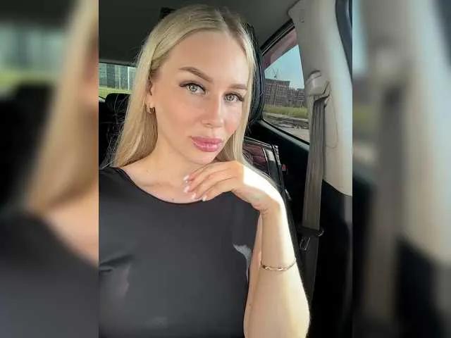 Offline Lovensesgirl on BongaCams