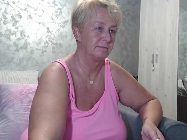 Offline LovePinkLilli on BongaCams