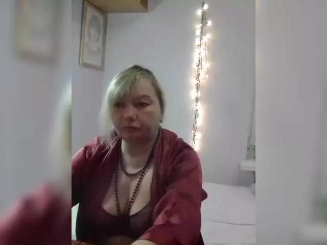 Offline LucyAlexis on BongaCams