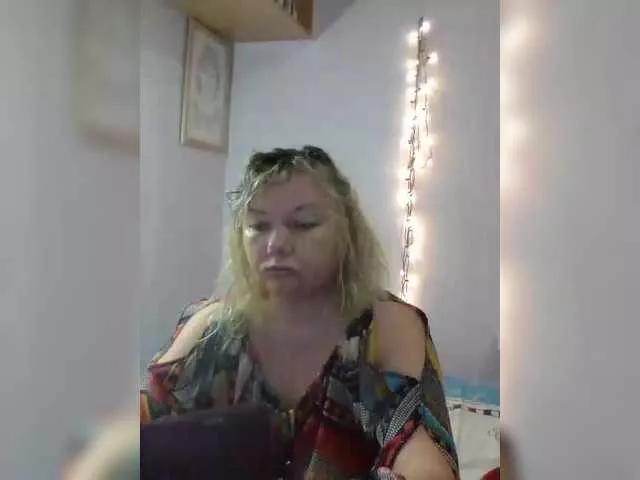 Offline LucyAlexis on BongaCams