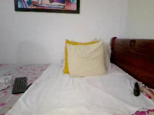 Offline Lucypalmax on BongaCams