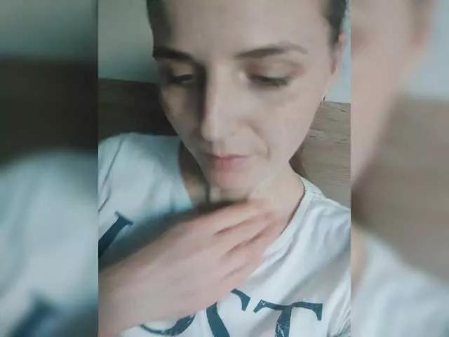 Offline Lulu-Erotica on BongaCams