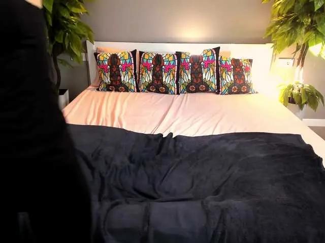 Offline LunaLicks on BongaCams