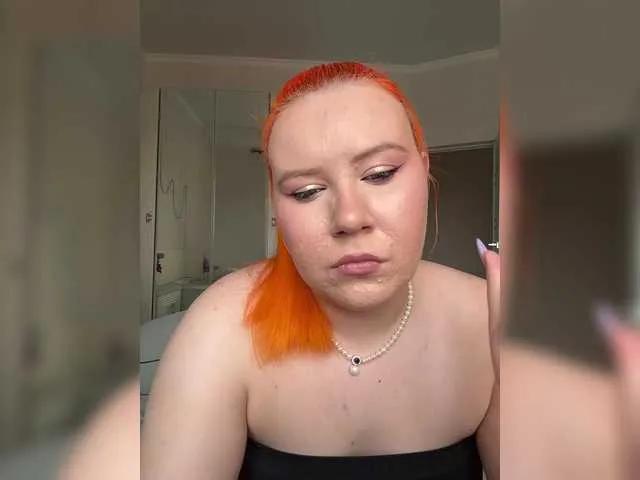 Offline LunaLu13 on BongaCams