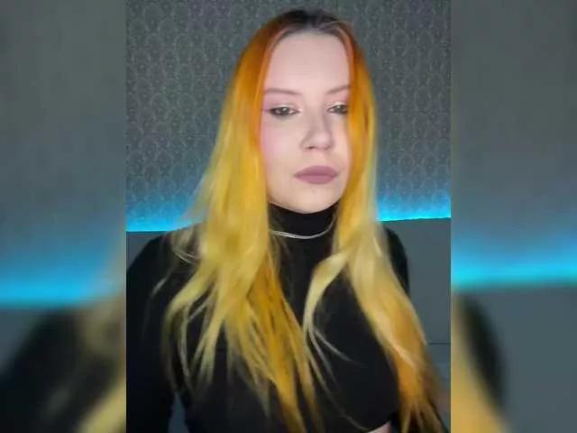 Offline LunaLu13 on BongaCams