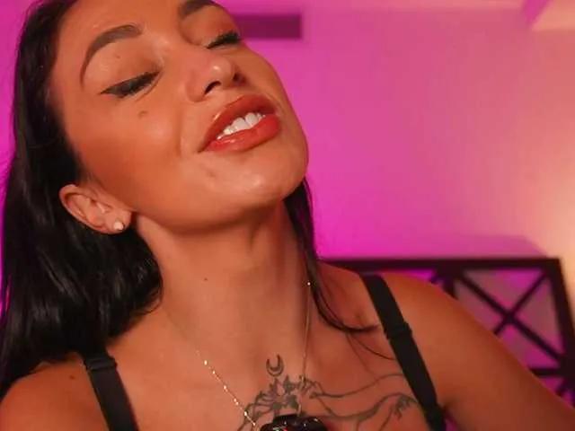 Offline LunaMystyque on BongaCams