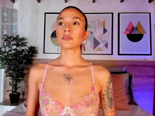 Offline LunaRuso on BongaCams