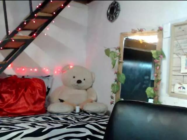 Offline lunasky83 on BongaCams