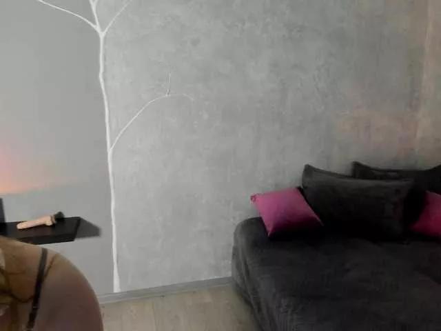 Offline LunaSparkss on BongaCams