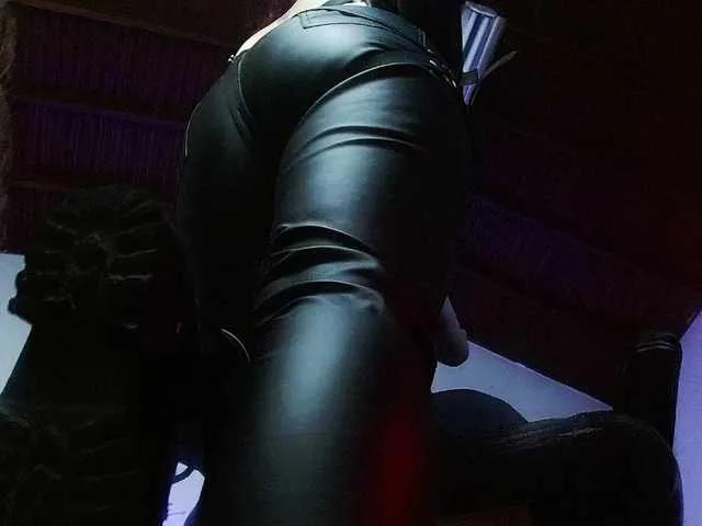 madame-ibby on BongaCams 