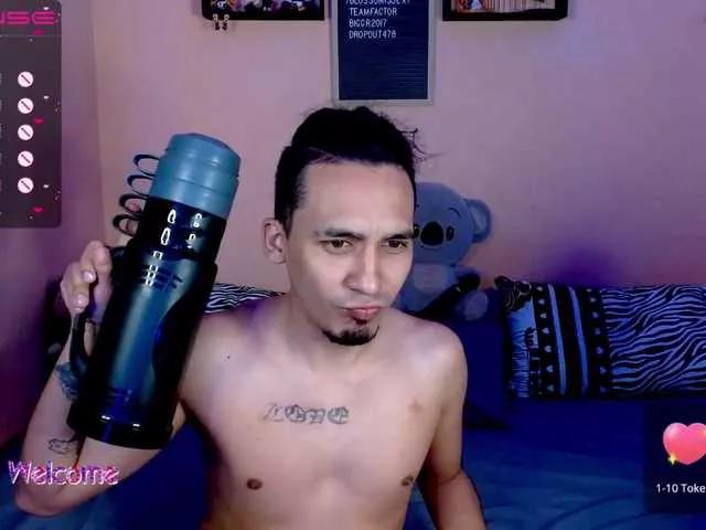 Offline Marianaandlian on BongaCams