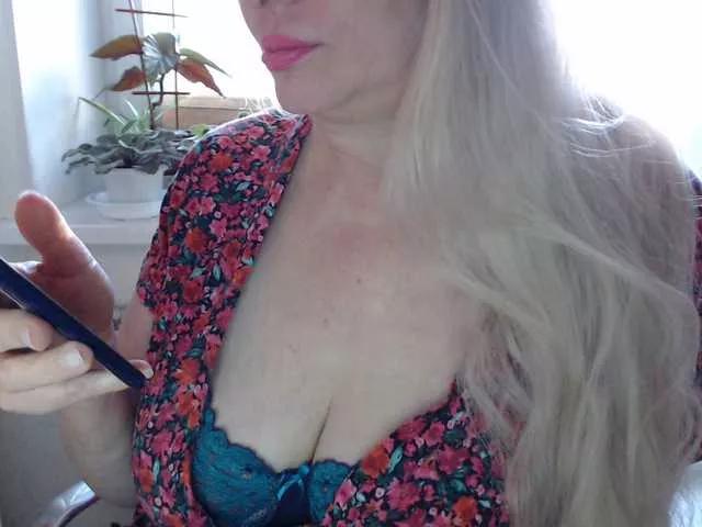 Offline Marionaa on BongaCams