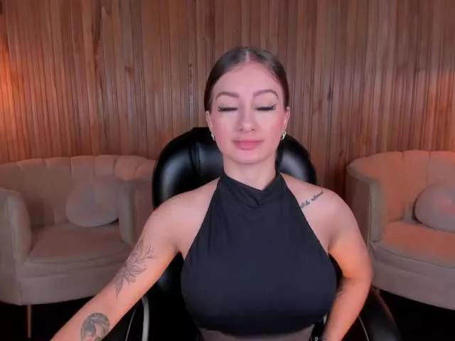 Offline MaryLewis on BongaCams