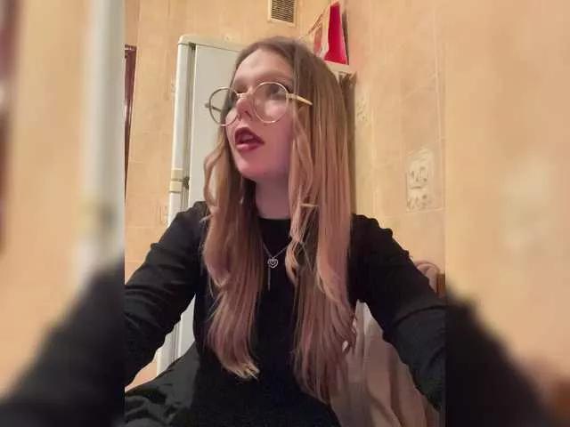 Offline MelMooon on BongaCams