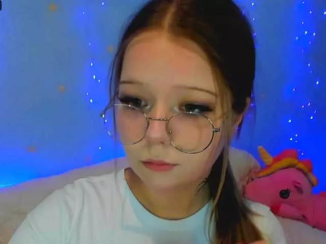 Offline MelMooon on BongaCams